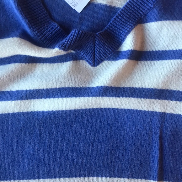 Gap Striped V-Neck Sweater - Picture 5 of 7
